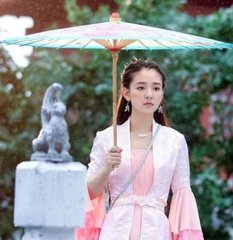 《六年级b里能放几支笔》-六年级B班的文具箱：能放几支笔才好？_: 令人深思的故事，是否拉近我们的距离？